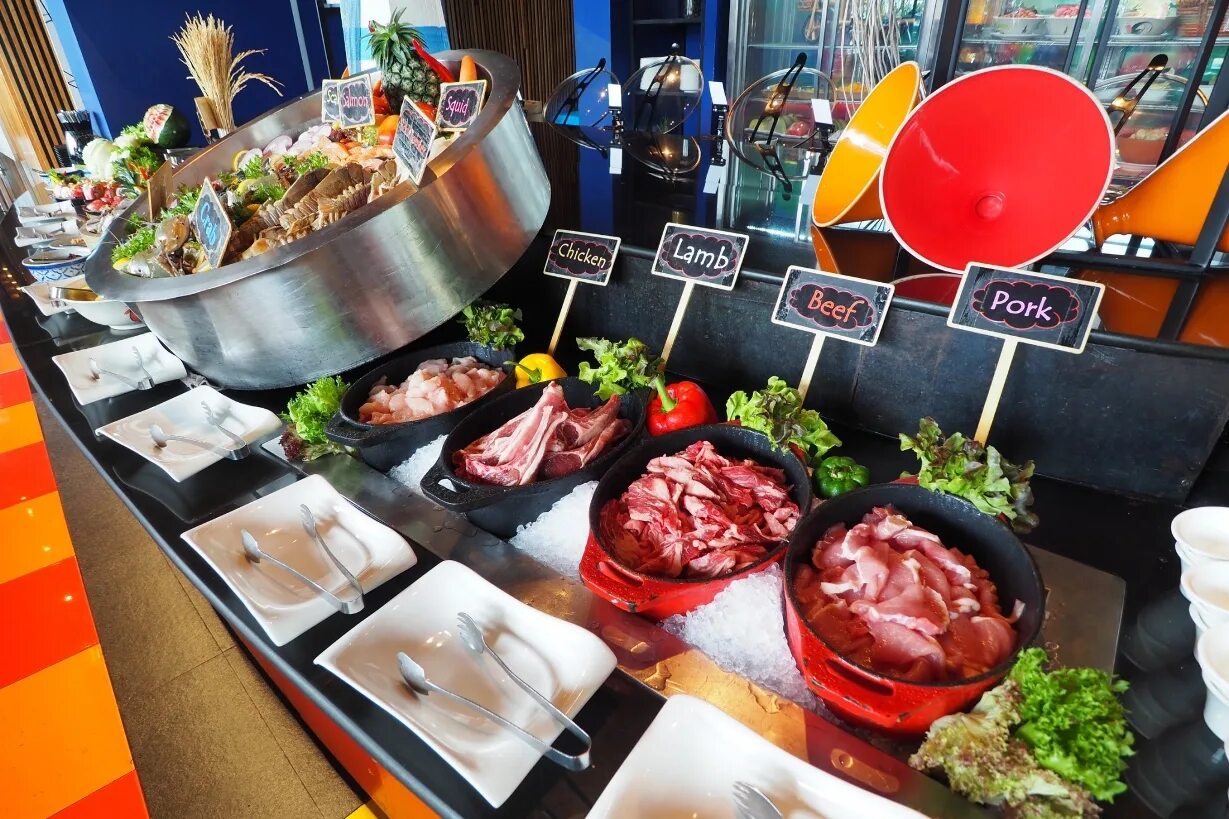 Безлимитный буфет pattaya. Кафе ниндзя паттайя. Буфет тайланд. Паттайя парк отель. Буфет паттайя.