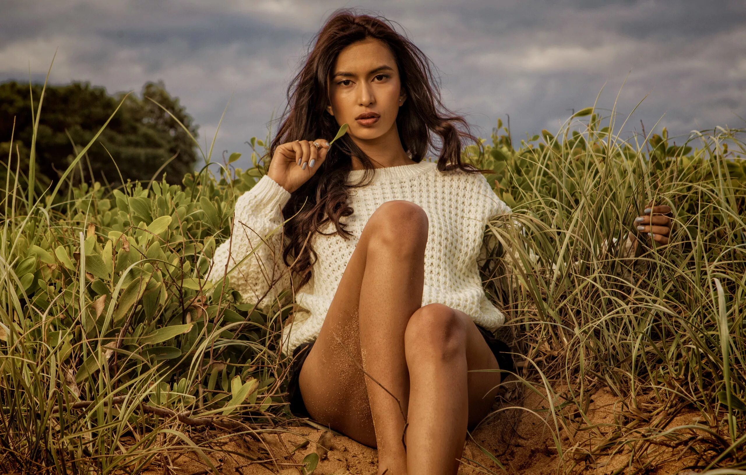 Малена морган обои. Миранда керр в пеньюаре. Девушка безо всего. Малена морган фотосессия 2020. Девушка безо всего.