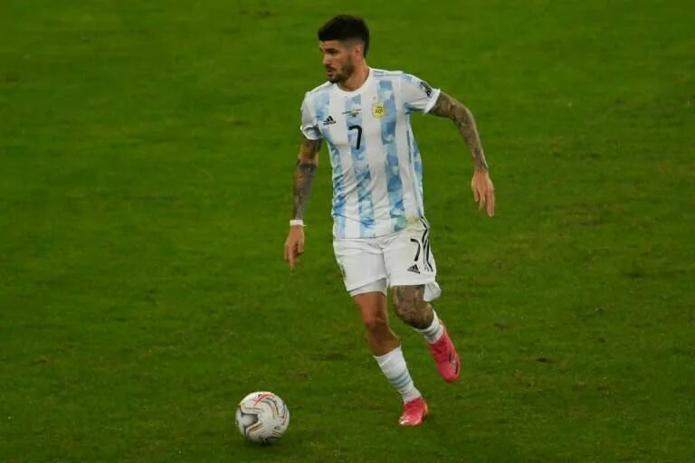 Лионель месси 2022. Маскерано и месси. Messi world cup win. Аргентинский футболист 5 букв. Хавьер маскерано футболист.