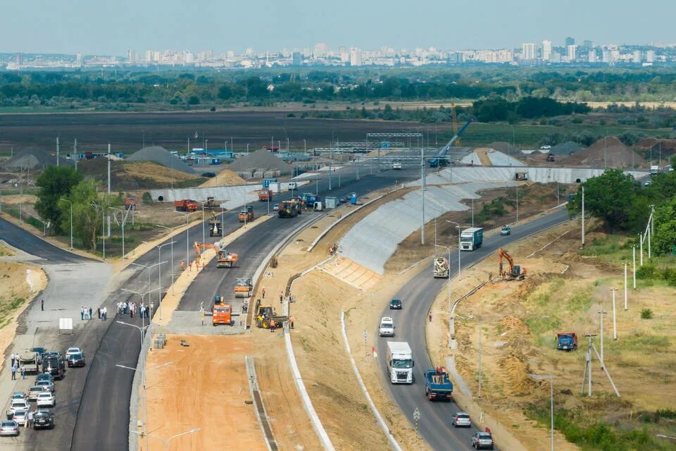 Автомагистраль. Волгоград мост. Дороги Волгоградской области. Стройка дороги.