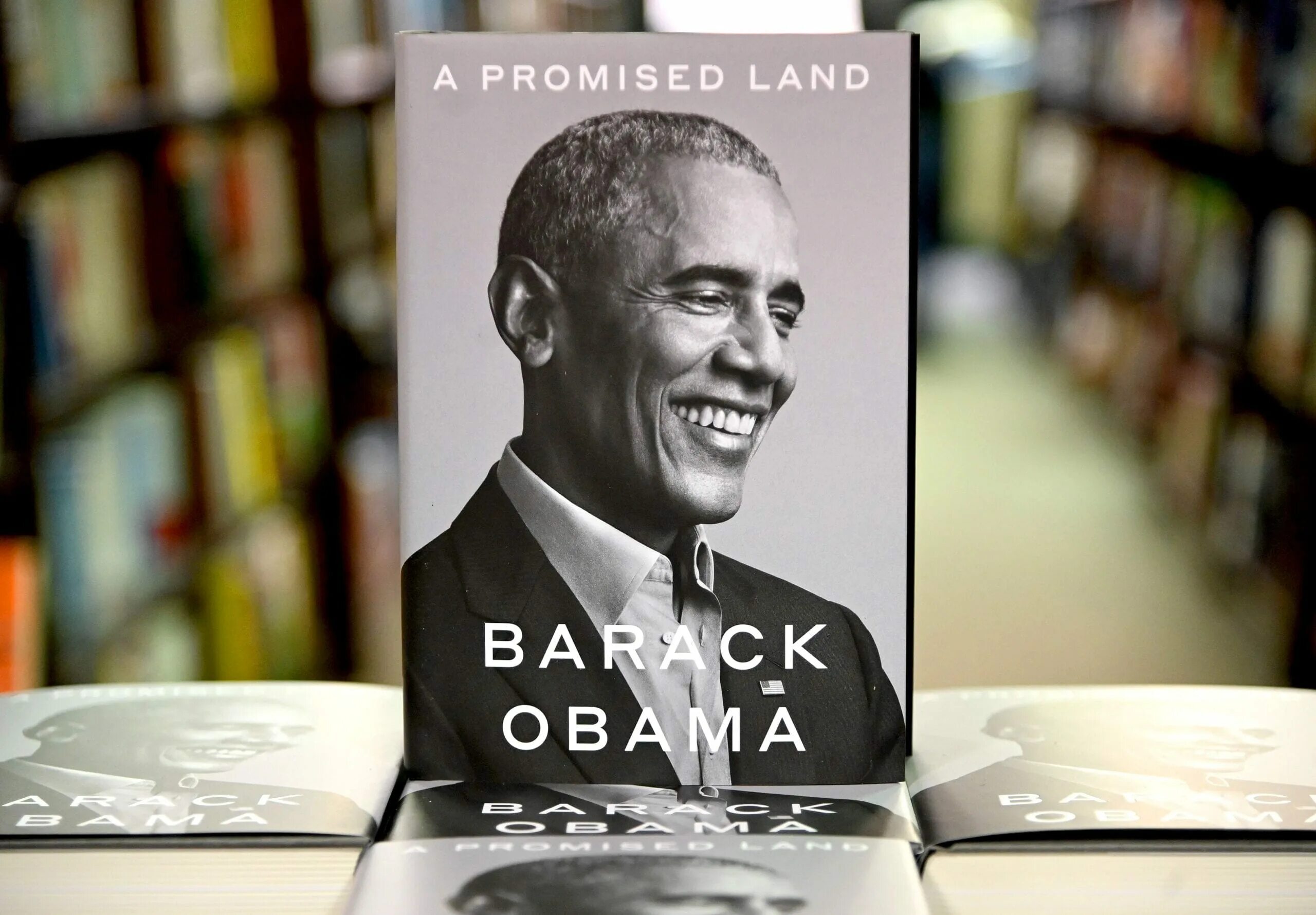 Барак обама книга. A promised land книга. Барак обама. Обама на обложке книги. Дерзость надежды барак обама книга.