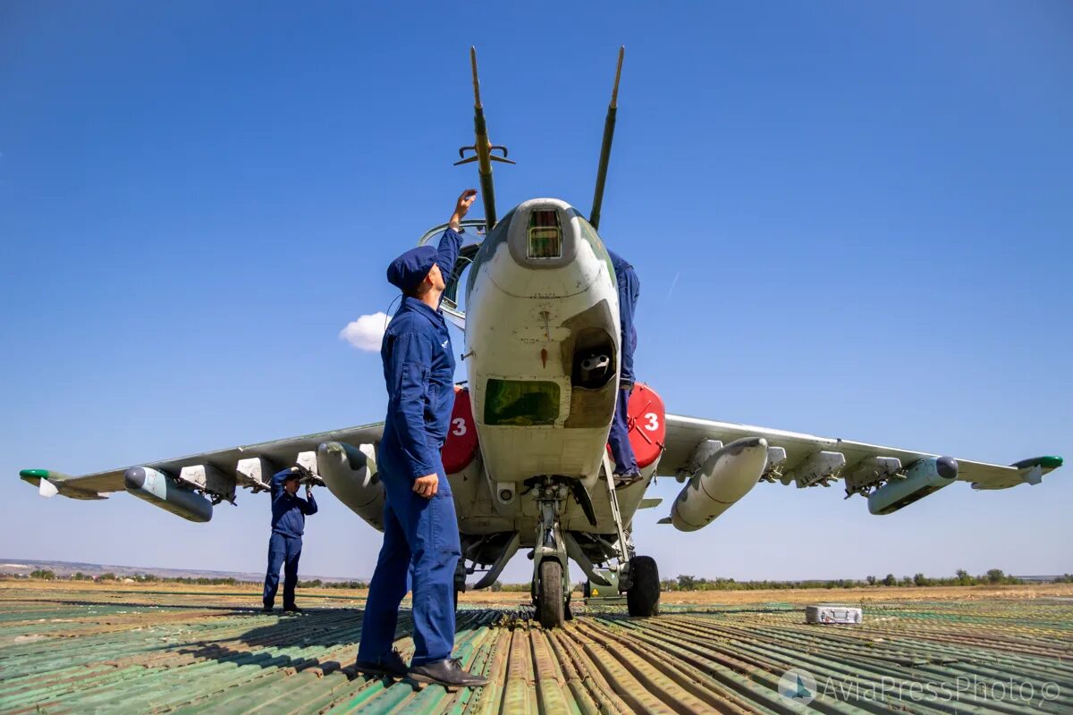 Су-30см Миллерово. Су-30 Миллерово. Военный аэродром Су-25. Су-25 ВКС РФ.