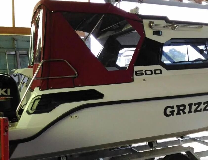 Катера grizzly 500ht. Лодка гризли 600. Катер гризли 600. Катер гризли 600 кабин. Катер кабинный bester 650.