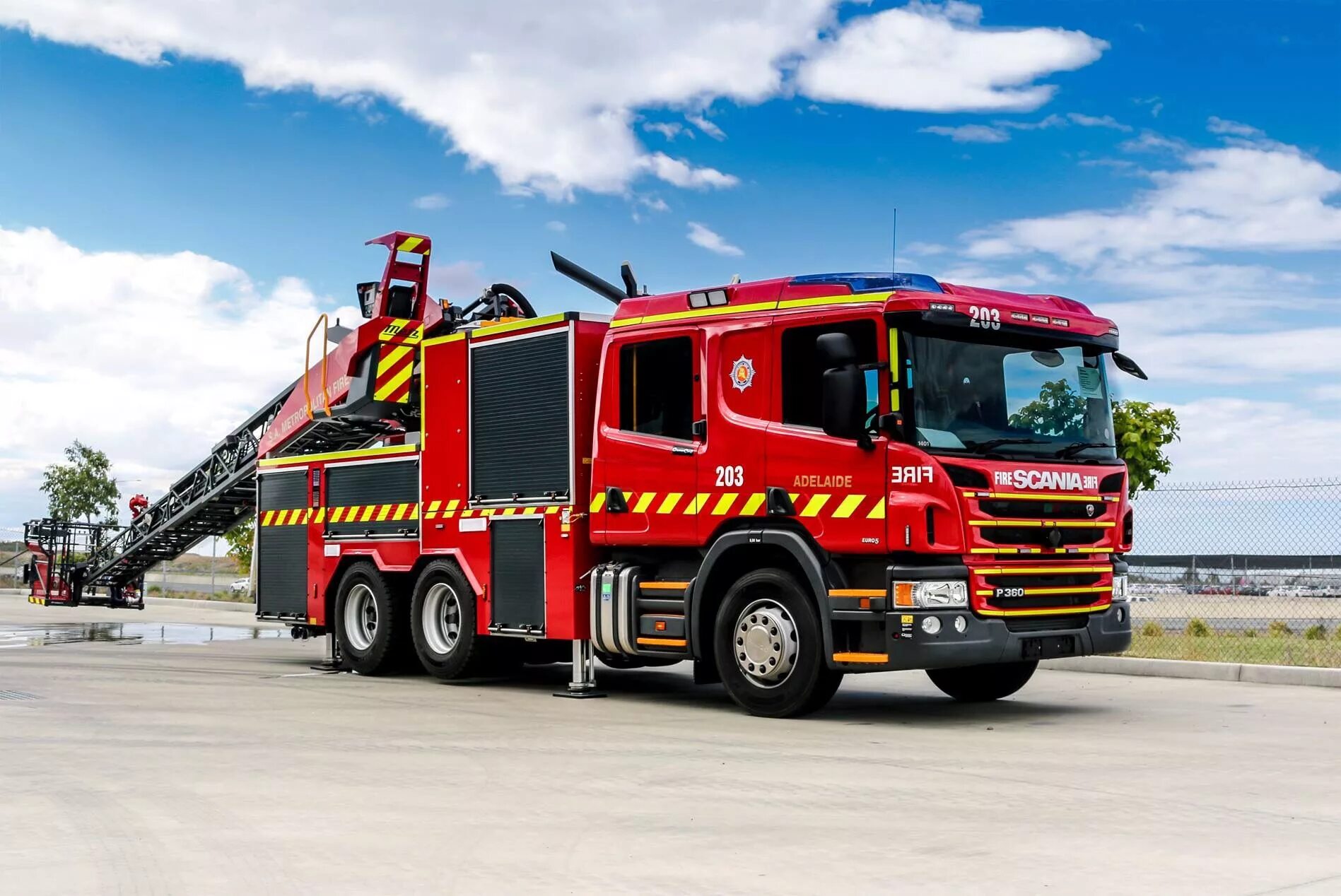 Metz пожарная машина. Scania Fire Truck. Грузовик Feuerwehr. Пожарные машины Fire Ladder Truck. Пожарный грузовик