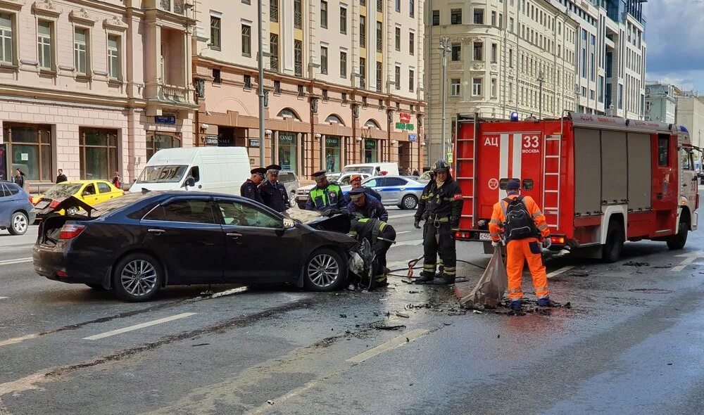 Новости дня сегодня в москве видео. Авария на Тверской улице. Аварии в Москве за сутки. Происшествия в Москве сейчас.