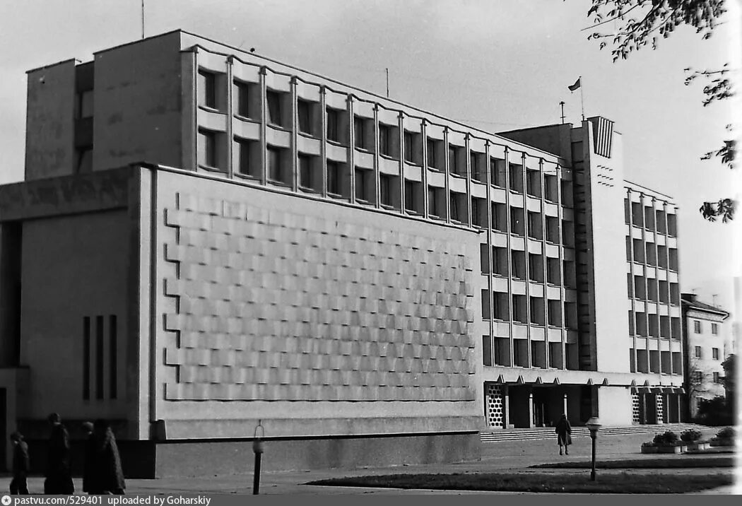 Московский райисполком. Барановичи исполнительный комитет. райисполком здание. здание исполнительного комитета рижского городского.