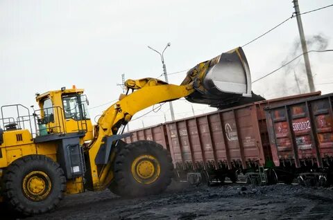 Грузим фронтальным погрузчиком