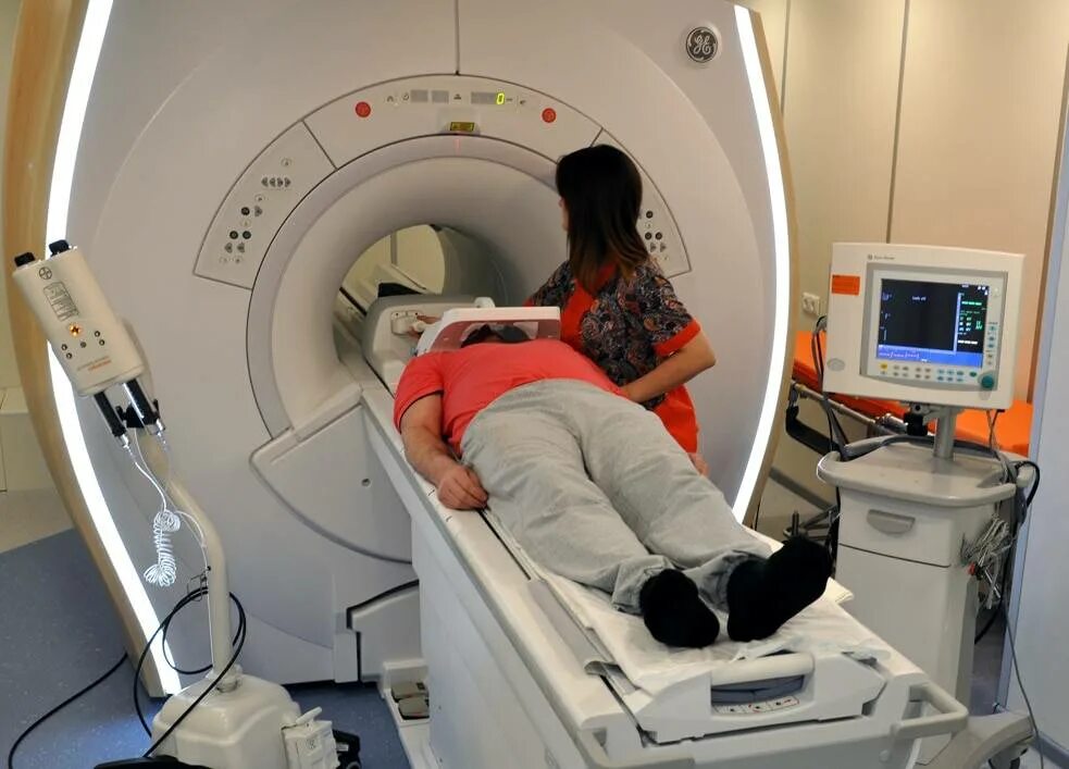 Магнитно резонансная томография как делают. Мрт магнитно-резонансная томография головного мозга. Кт (компьютерная томография) сосудов головного мозга. Магнито-резонансная томография головного мозга. Амерте головного мозга.