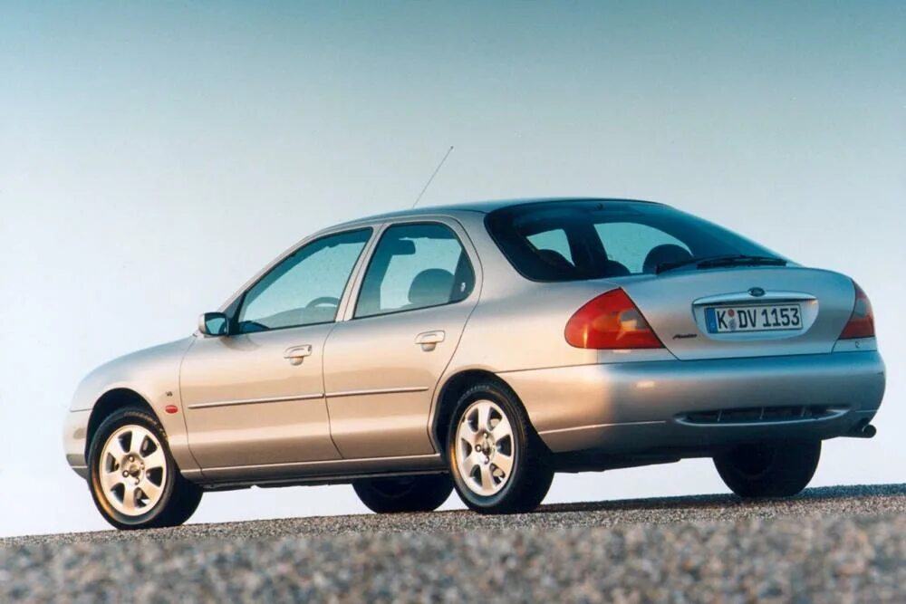 Ford Mondeo 1996 седан. Ford Mondeo 1996-2000. Форд Мондео 1996г. Форд Мондео 2.