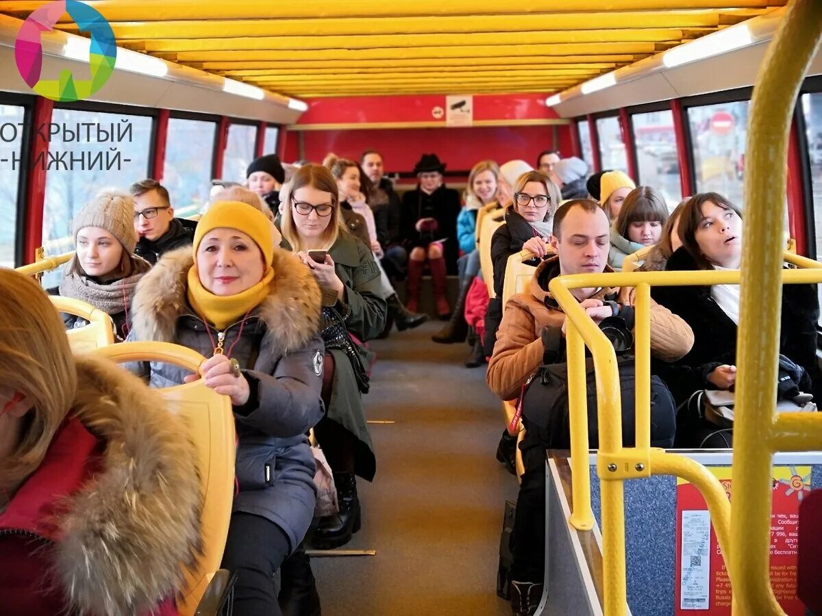 Экскурсионные автобусы нижний. Экскурсионный автобус Нижний Новгород. Экскурсия автобус Нижний Новгород. Экскурсия на Нижегородском автобусе. Обзорная экскурсия на автобусе по Нижнему Новгороду.