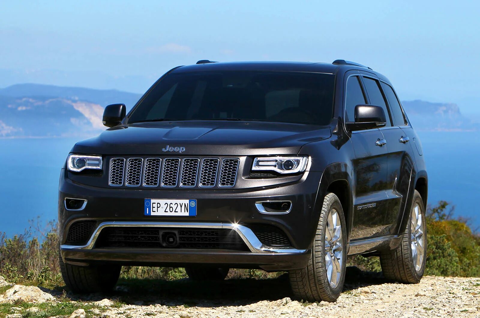 Авто ру джип. Jeep Grand Cherokee 2014. Гранд Чероки саммит 2013. Американский джип Гранд Чероки. Grand Cherokee wk2 Summit.