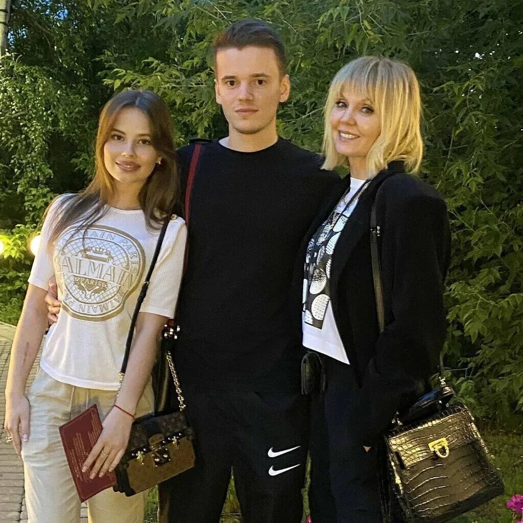 Супруги шульгины