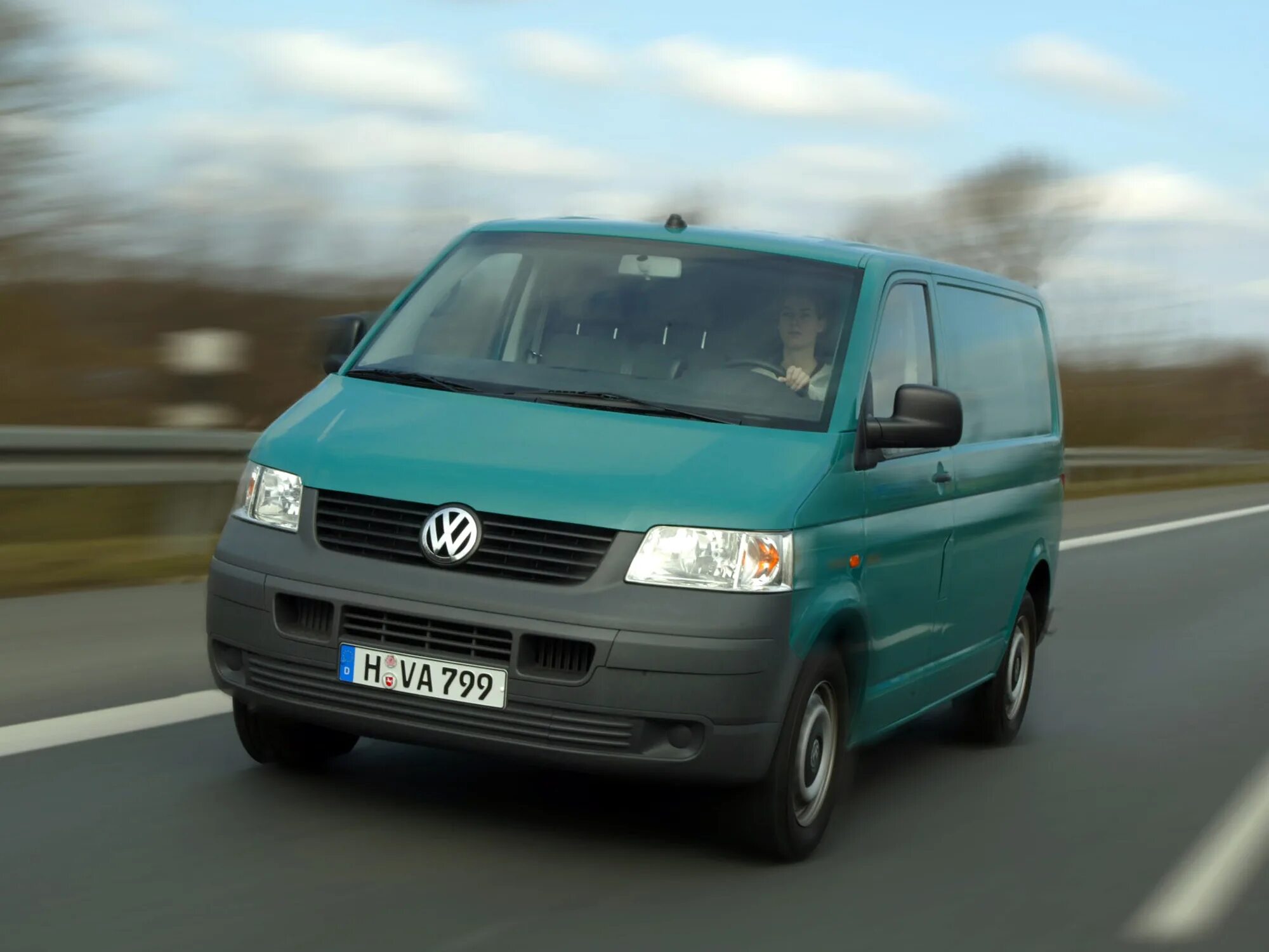 Купить фольксваген т4 тди. VW Transporter t5 (2003-2009). Фольксваген Транспортер т5. Фольксваген Транспортер Кастен. Фольксваген Транспортер 5 поколения.