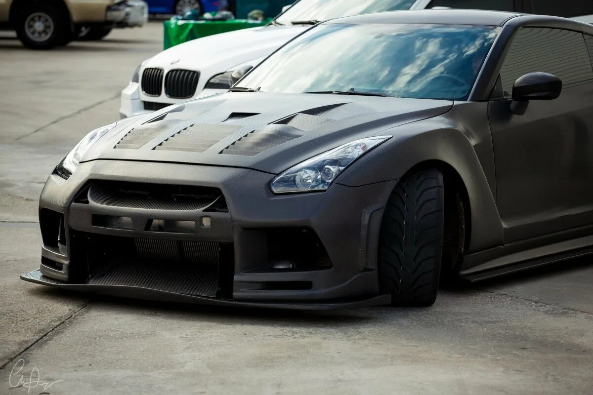 Фото тюнинг. Карбоновый Ниссан ГТР. Карбоновый ГТР тюнингованный. Carbon Nissan Skyline Tuning. Крутой обвес.