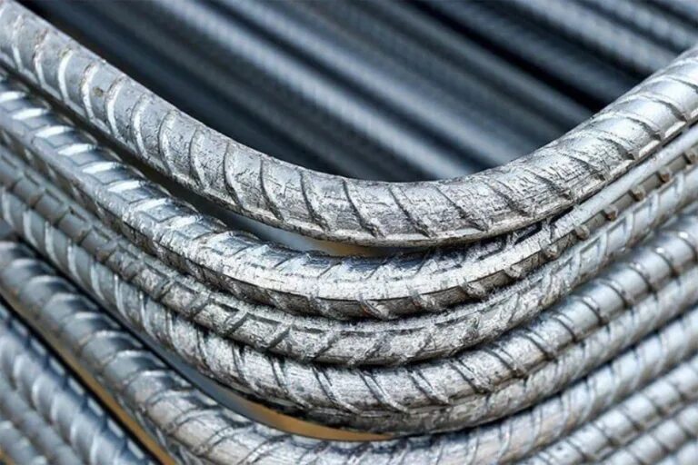 Гнутая арматура. Арматура 32мм. aj400 rebar. гибка арматуры. изогнутая арматура.