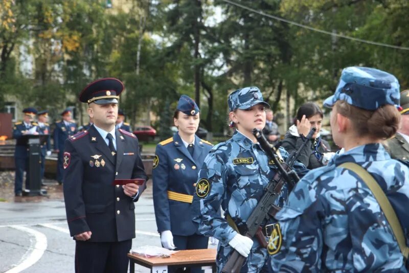 Курсанты ВИПЭ ФСИН Вологда. Училище ФСИН Вологда. ФСИН Г Вологда Вологодский институт. Реймер Знамя ВИПЭ. Фсин б