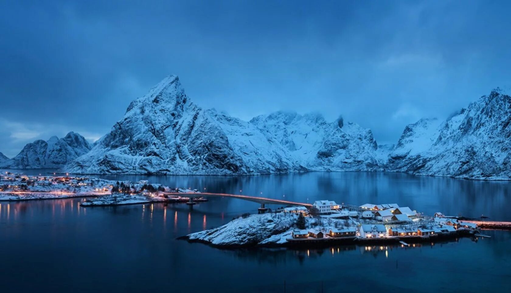 Зимний остров. Лофотенские острова, Норвегия. Лофотенские острова Норвегия зима. Рейне Лофотенские острова Норвегия. Лофотенские острова зимой.
