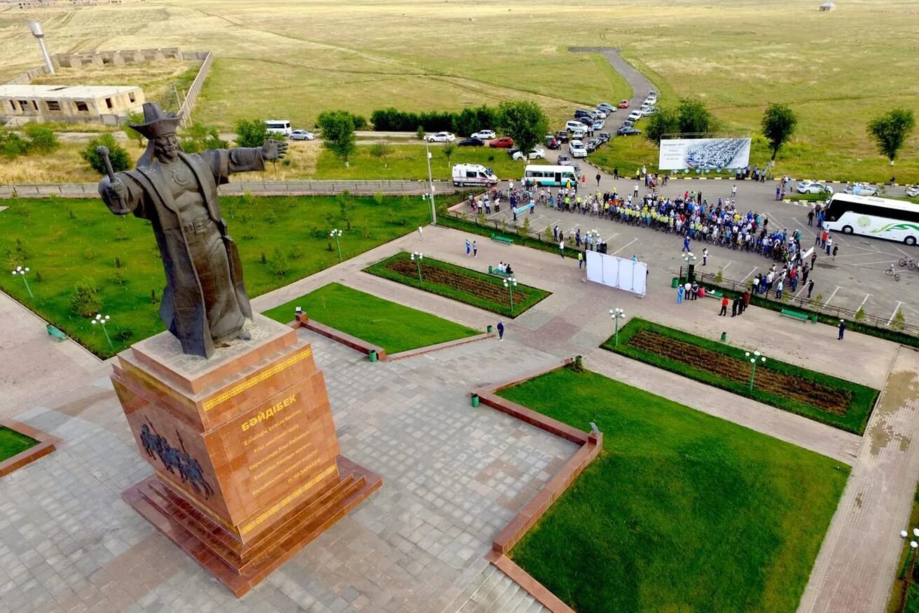 Байдибек би село. Шымкент памятники. Памятник байдибек би шымкента. Шымкент памятники. Байдибек би шымкент парк.