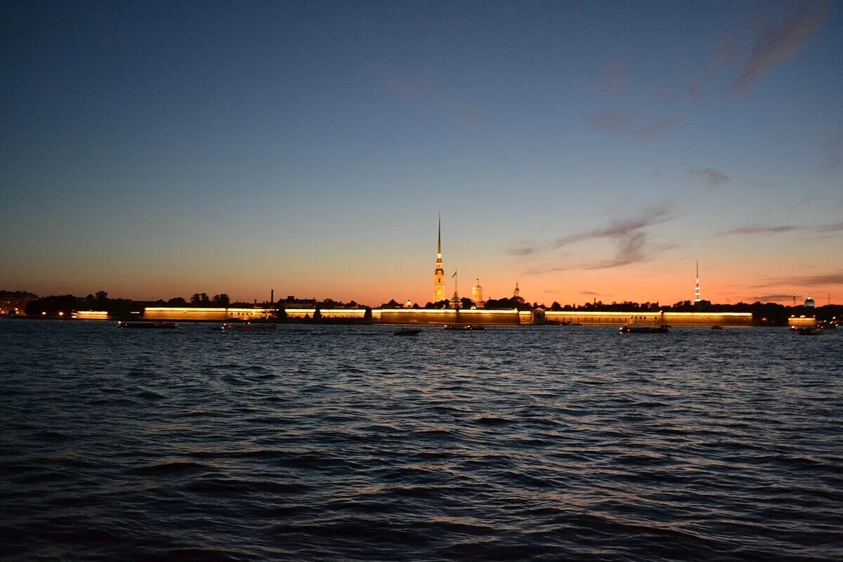 Какой период белых ночей. Санкт-Петербург белые ночи Петропавловская крепость. Белые ночи в Питере 2023. Белые ночи в Санкт-Петербурге 2022. Белые ночи в Питере в белом.