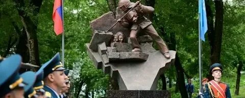Монумента подвигу пожарных и спасателям посвящается