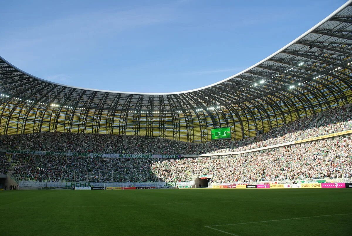 Кому принадлежат стадионы. PGE Arena стадион. Стадион Энерго Гданьск. Стадион PGE Arena в Польше. Стадион "Энерга Гданьск"..