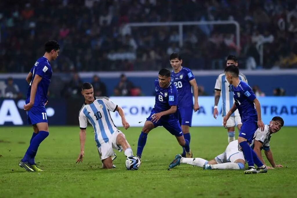 Uzbekistan world cup. Uzbekistan world cup. Узбекистан казахстан футбол 2:0. Футболисты узбекистана. Jch 2026 saralash osiyo.