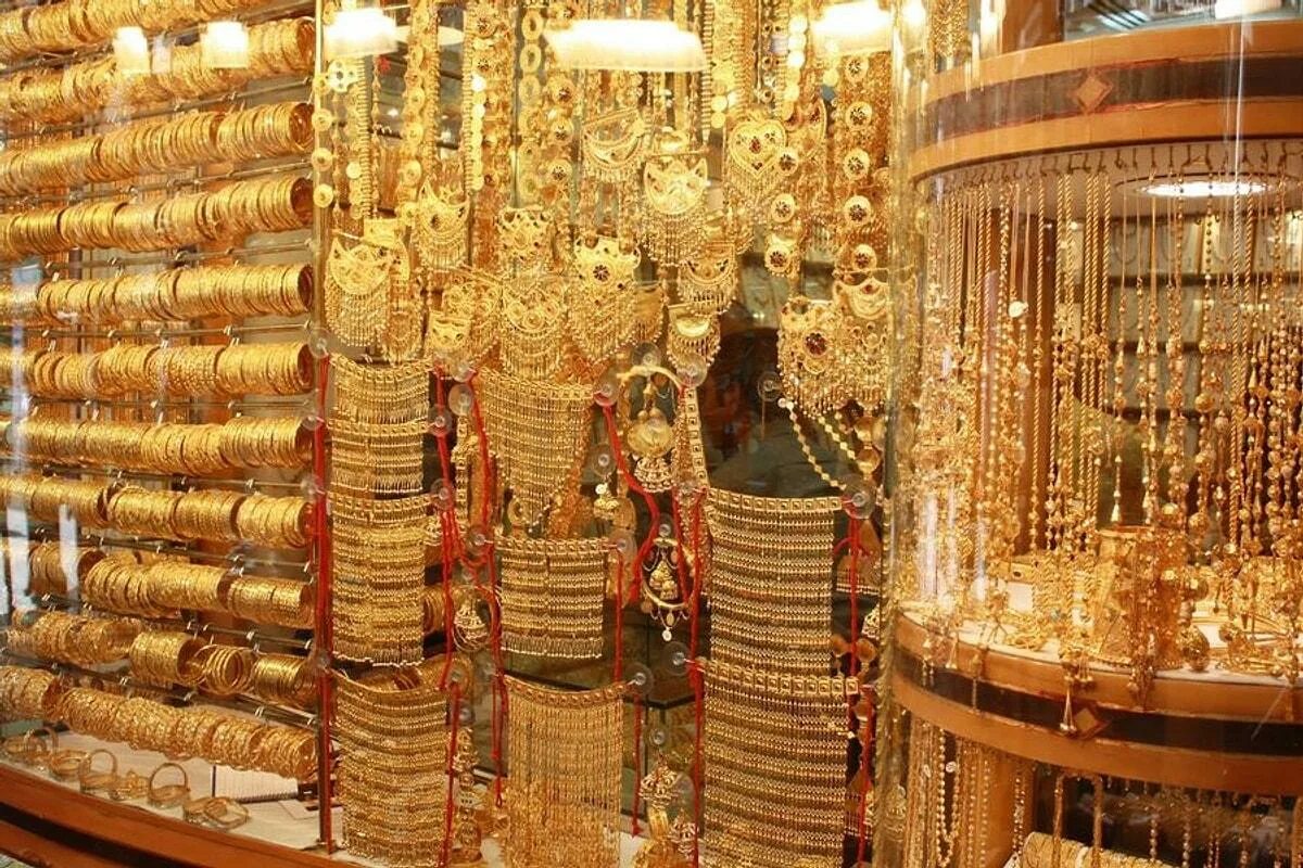 Дубайский золотой. Золотой рынок в дубае. Рынок золота gold souk. Дубайский золотой. Дубайское золото.