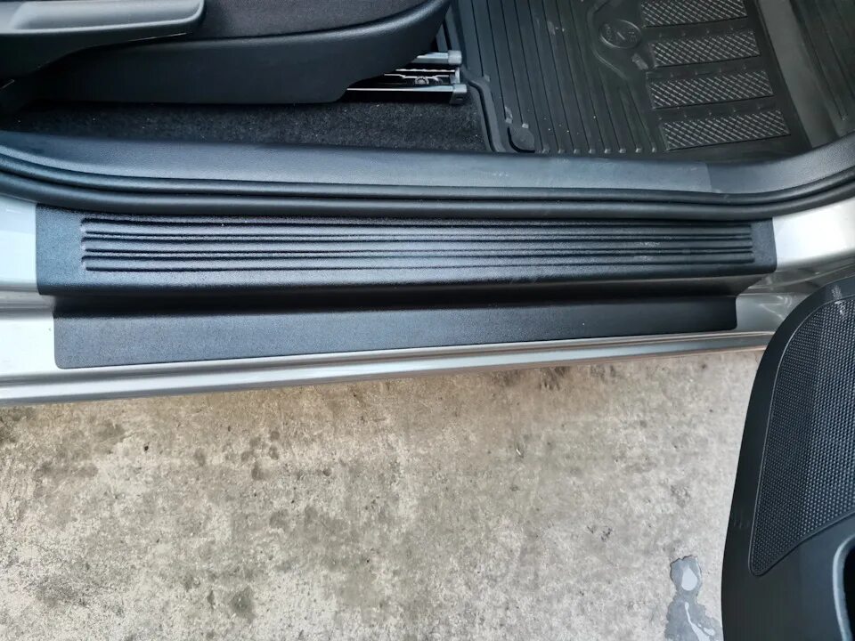 Накладки на пороги nissan pulsar. Накладка порога на чанган цс35. Накладки на пороги чанган цс35 плюс. Накладки на пороги мазда сх 7. Пороги mitsubishi outlander 3.
