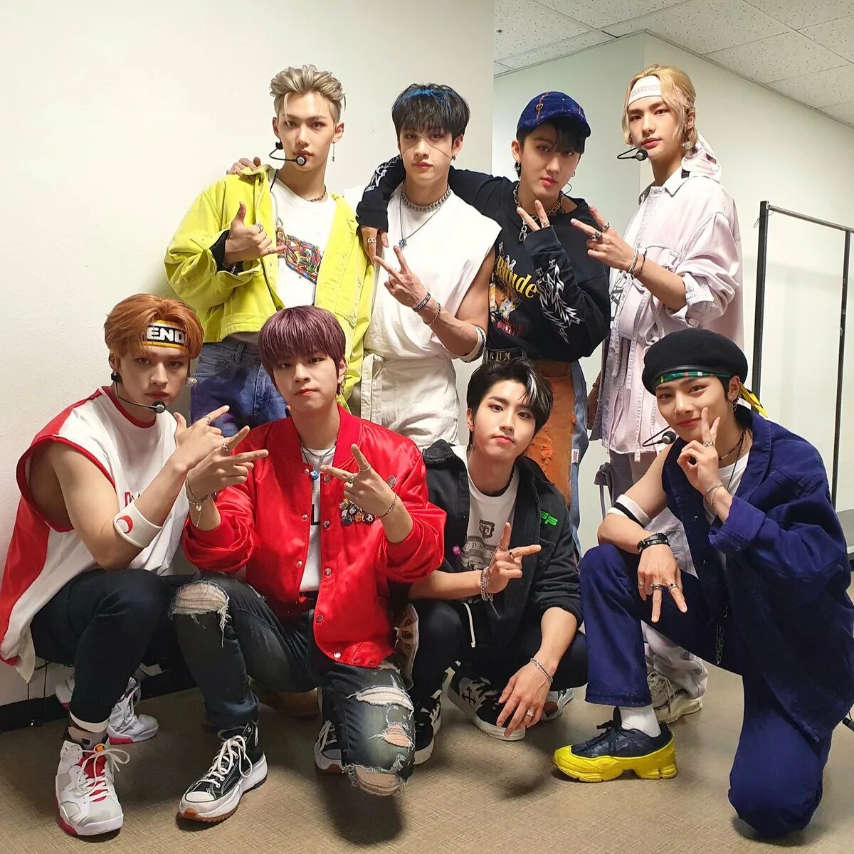Stray kids ayka. Группа stray kids 2025. группа stray kids 2025. группа stray kids 2025. stray kids участники 2025.