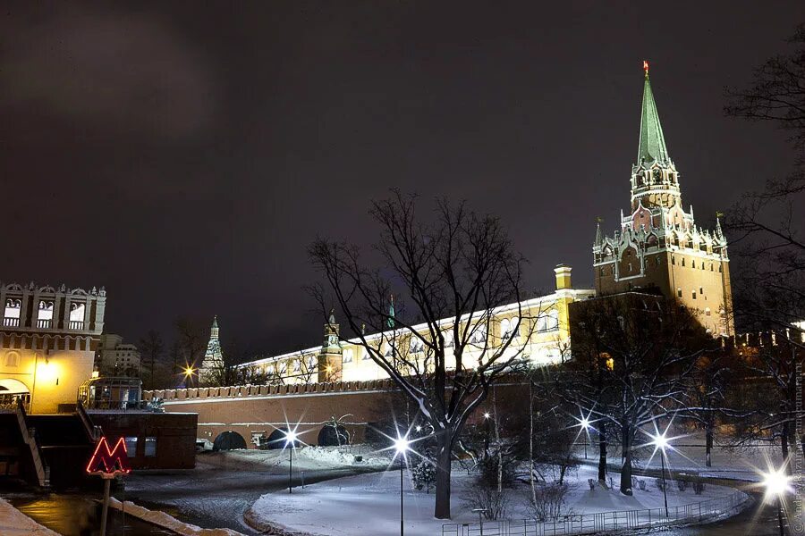 Москва ночной Кремль зимой. Московский Кремль зима. Вид на Московский Кремль зимой. Кремль ночью зимой. Свежесть москва