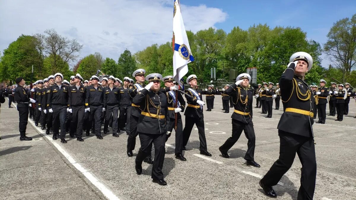 09 05 18 00. Морская пехота Балтийского флота Калининград. Балтийский флот Балтийск парад. Парад в Балтийске 2021 морской пехоты. Морская пехота Балтийского флота Балтийск.