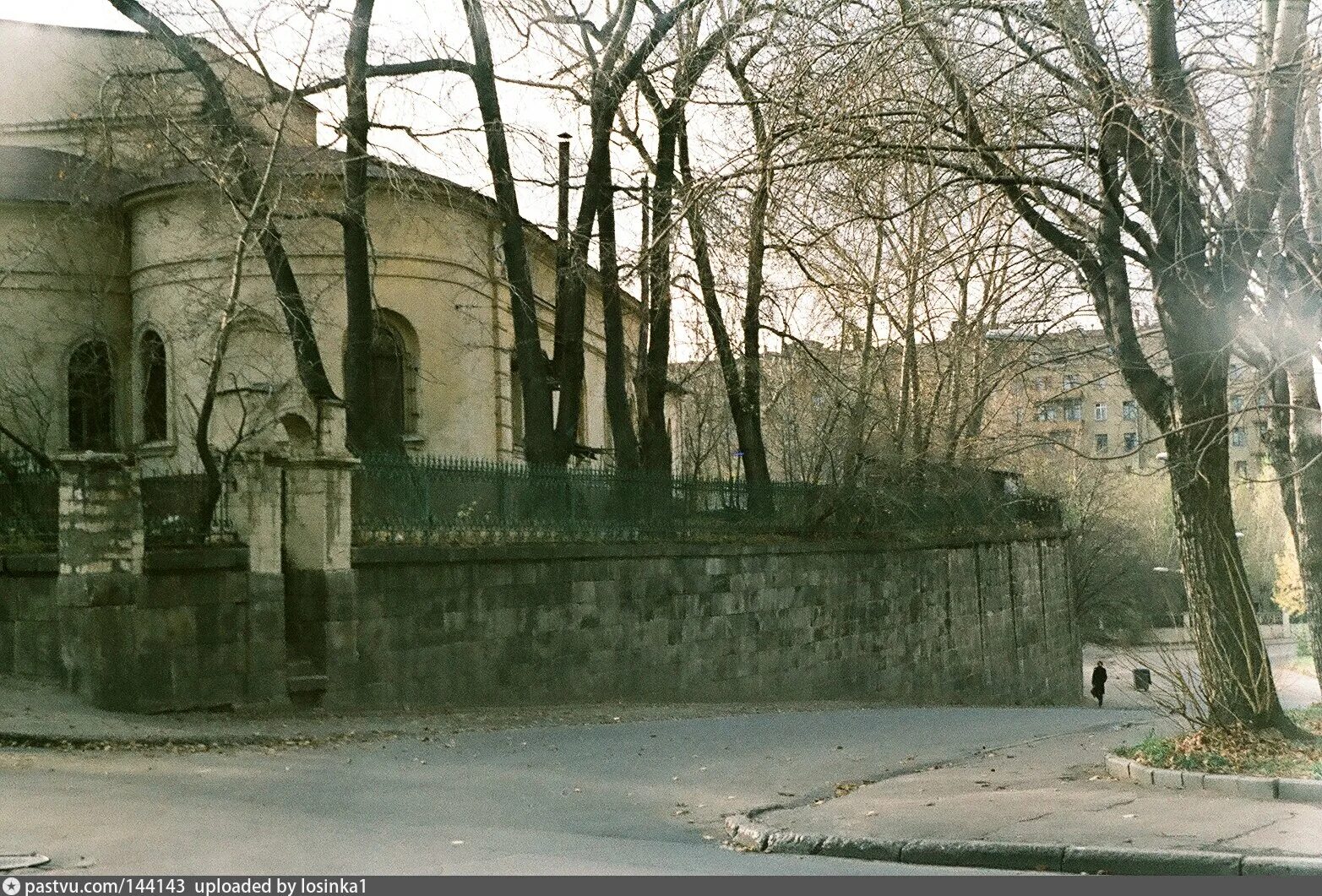 2 тружеников переулок. 2-Й Вражский переулок. Вражский переулок Москва. Крестовоздвиженский храм 2й Вражский переулок. Вражский 1-й, переулок Москва.