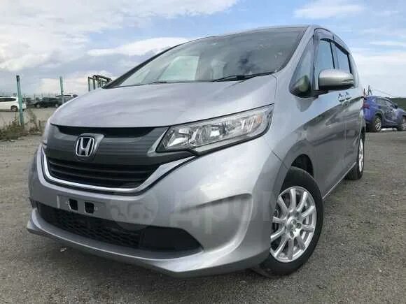 Honda freed Plus 2018. Хонда Фрид 2018 года. Хонда Фрид плюс 2017. Диски Хонда Фрид 2018.