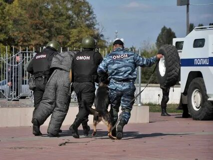 Омон едет