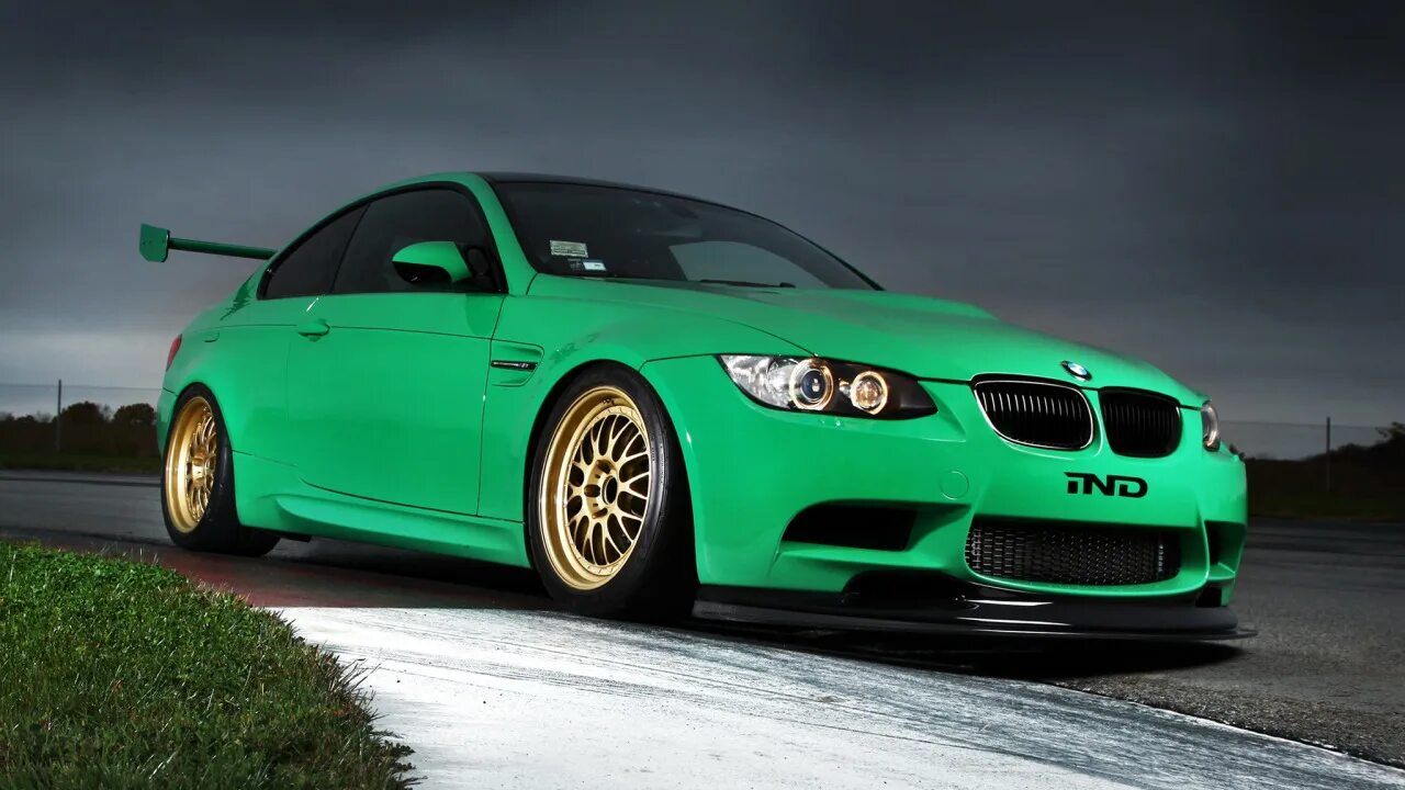 Bmw m3 зеленая. Bmw e92 салатовая. Bmw m3 green. Bmw 3 series e92. Bmw m3 green.