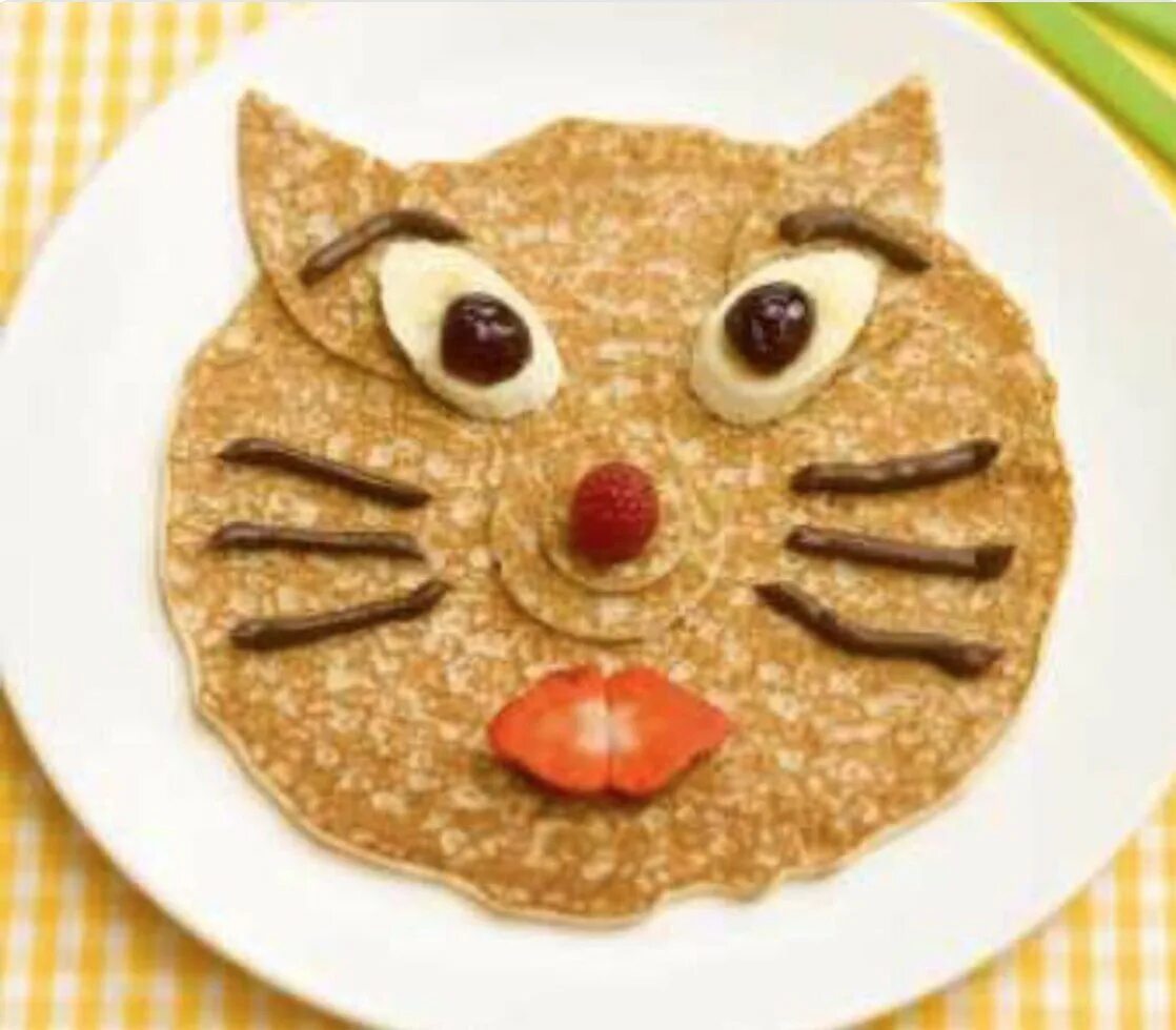 Как можно украсить блины. Красивое украшение блинов. Украшение блинов на масленицу. Украшение блюд для малышей. Украшение блинов на масленицу.