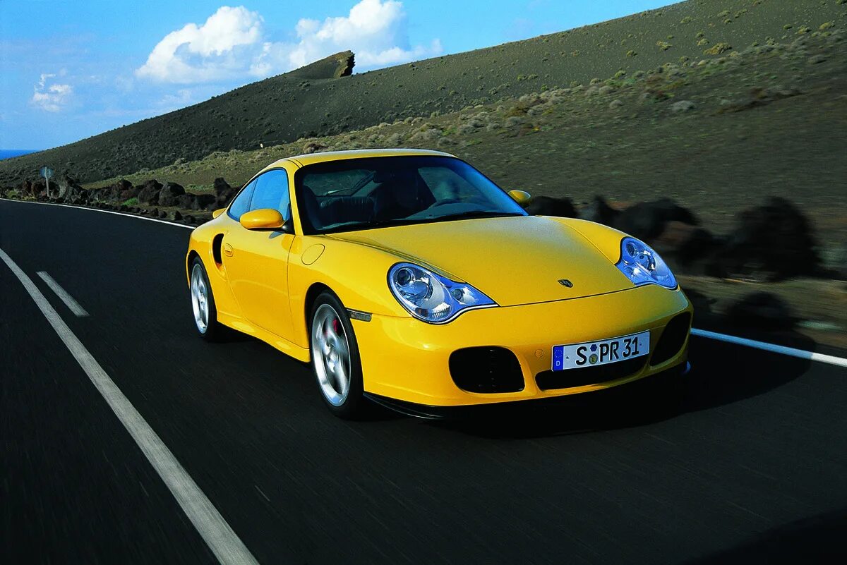 Автомобили разных марок. Европейские автомобили. Aston martin v8 vantage 2007. Разные машины. Porsche 911 модель.