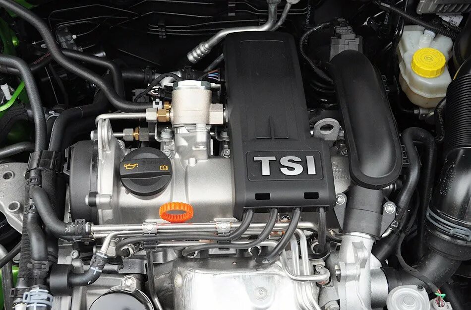 Бензин в масло tsi. Seat Leon 1.2 TSI байпас. 1.2 TSI 105 Л.С. Мотор 1.2TSI 105 16 кл. Seat 1.2 TSI.