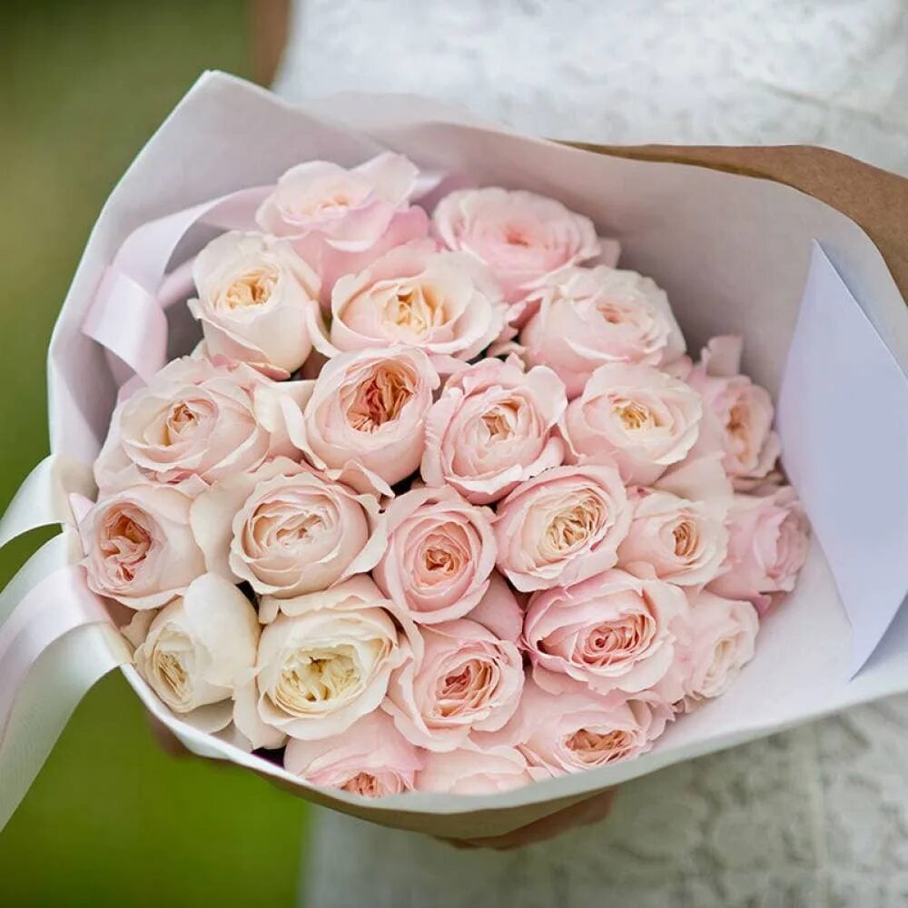 Букет розовый купить. Нежный букет пионовидных роз. Букет розовых пионовидных роз.
