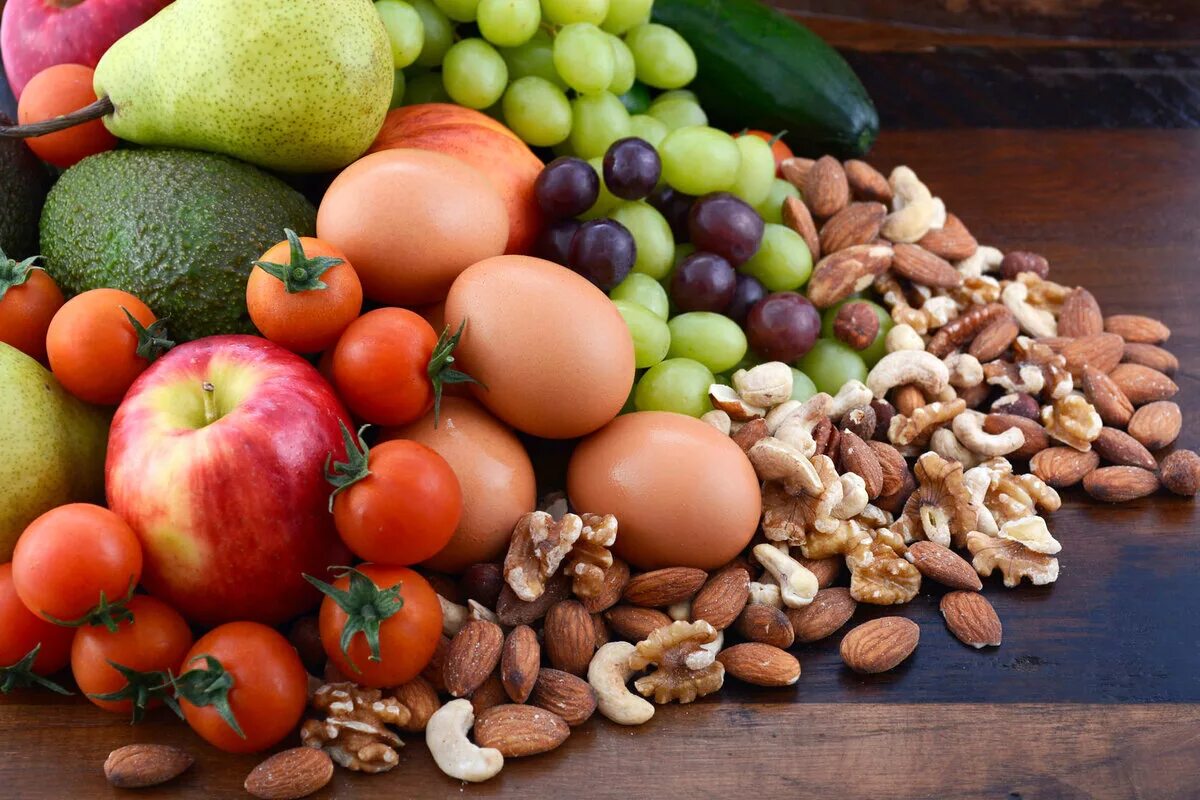 хлопья малина ежевика. злаки фрукты. злаки фрукты. овощи фрукты сухофрукты. продукты крупы.