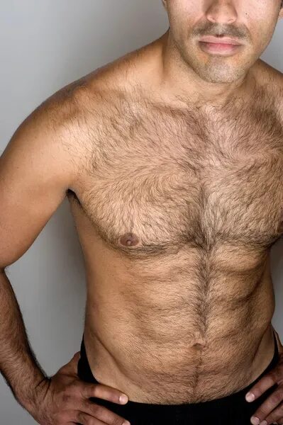 красивые мужчины с волосатой грудью. у мужчин волосы на груди. волосатое телотмужчины. мужчины с волосатым торсом. красивые волосатые мужчины.