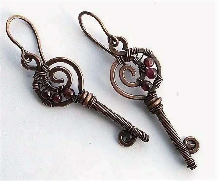 Украшения из металла. Ключи проволока. Ключи проволока. Кулоны-ключики из медной проволоки. Ключик из проволоки.