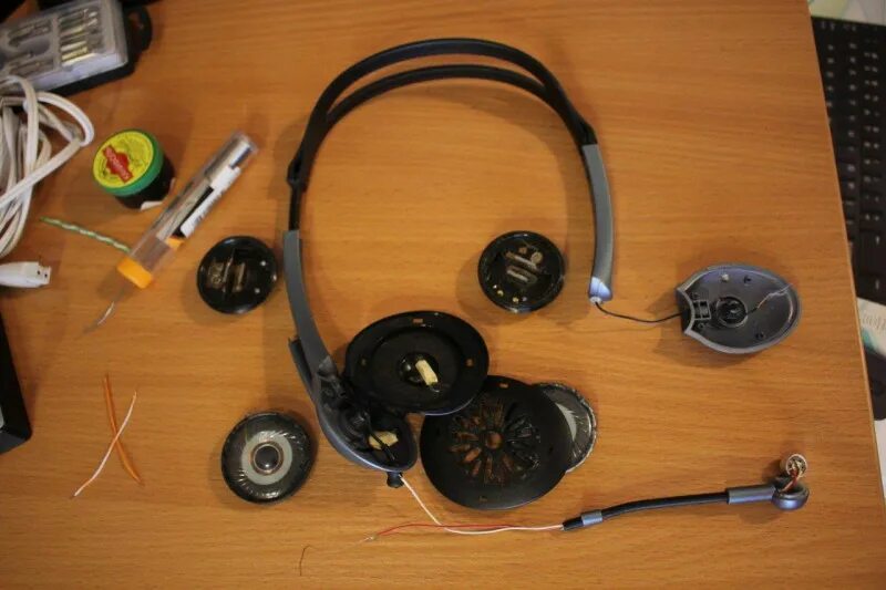 Отремонтировать наушники своими руками. Beats solo 3 провод. Как починить наушники hoco. Как починить наушники hoco. Как починить наушники hoco.