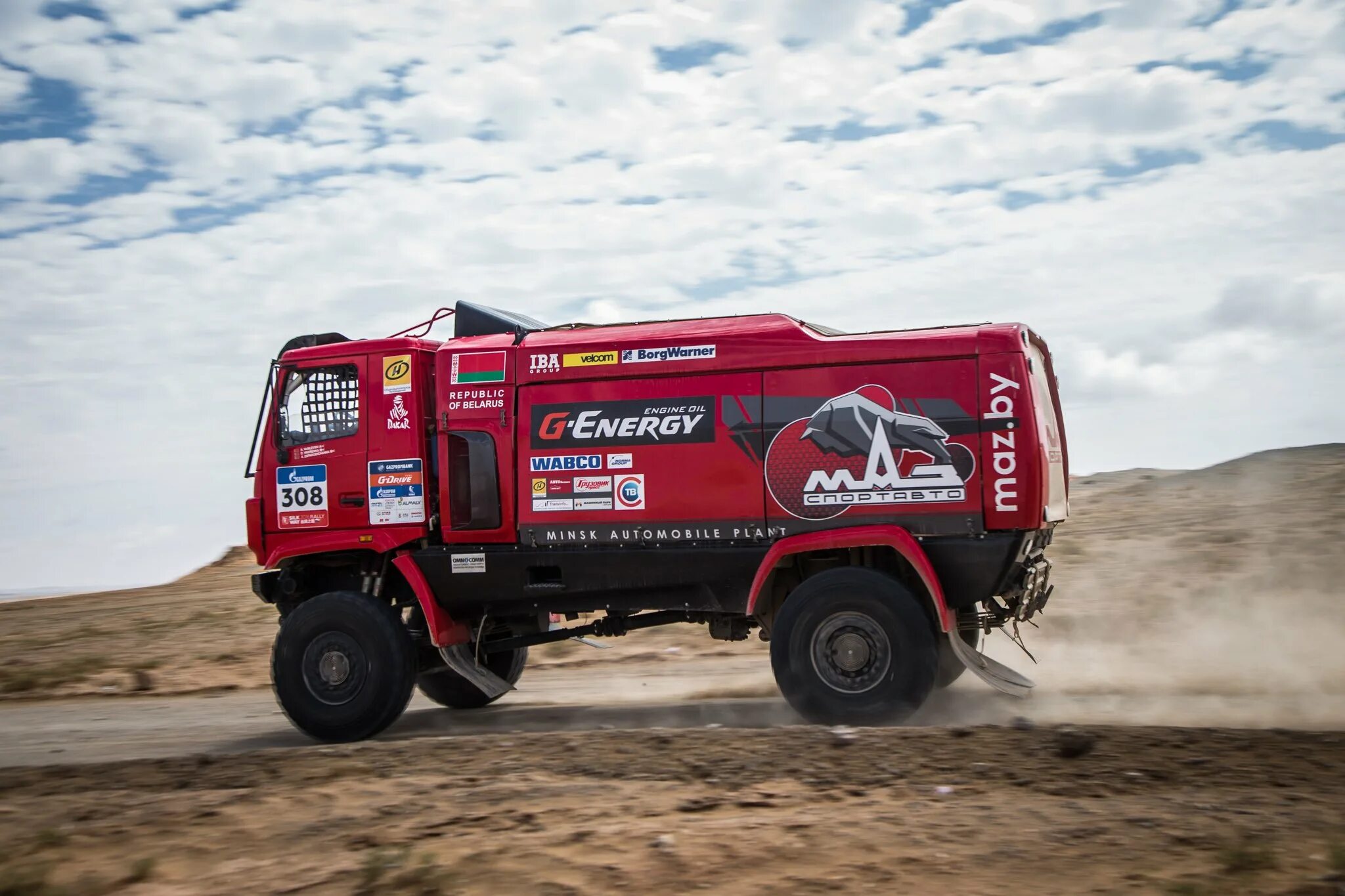 Польша бронемашина amz tur. Бронеавтомобиль zubr. Amz зубр польский бронеавтомобиль. Dongfeng eq2050 гражданский. Броневик зубр.