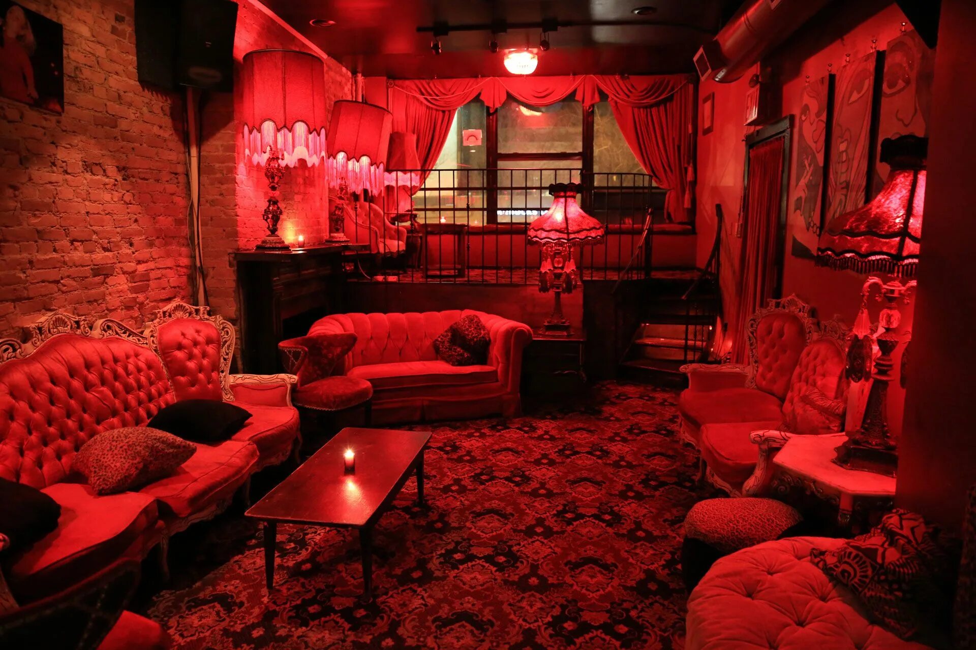 Комната в борделе. Red room" красная комната  (1999) ужасы ". Брассай монастырский бордель. Комната в борделе. Публичный дом.