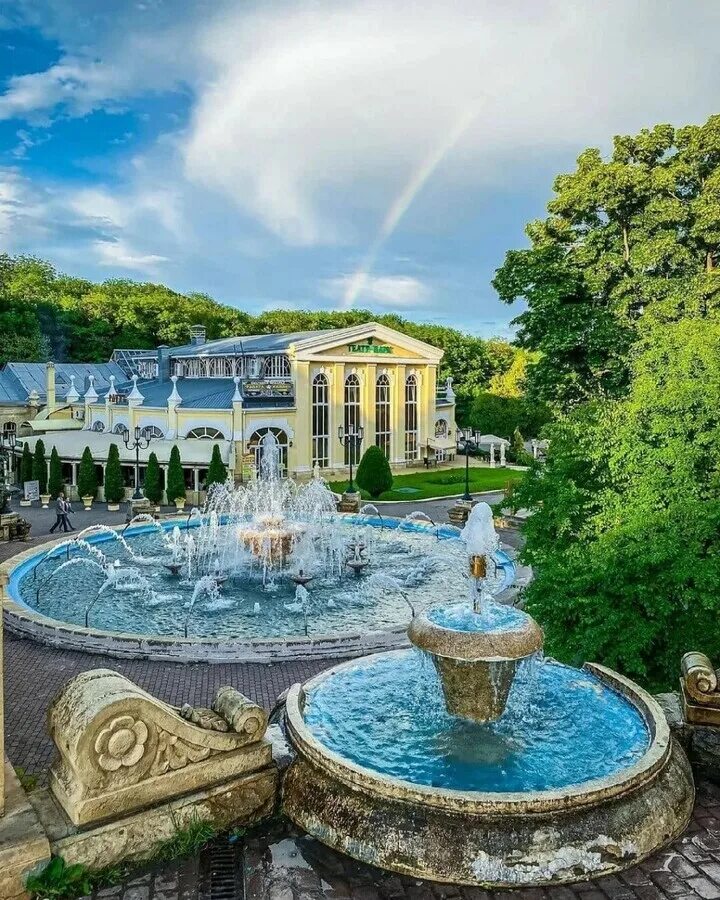 Ессентуки запись. Ессентуки город парк курортный. курортный парк ессентуки. город кавказских минеральных вод ессентуки. фонтан в ессентуках в курортном парке.