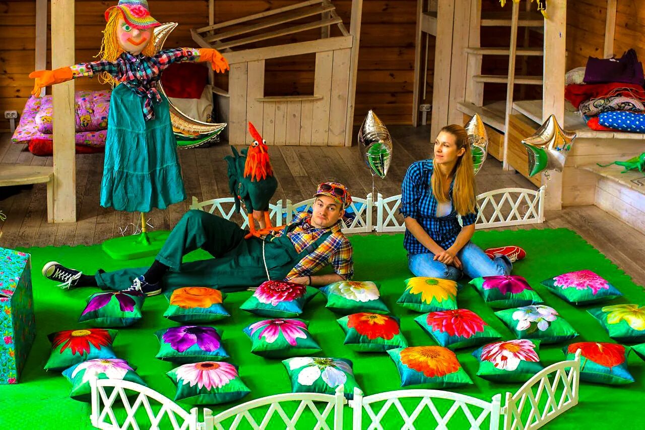 Белоснежка и семь гномов театр. Постановки детских сказок сценарии. Театрализованное представление в детском саду. Театральная постановка репка. Интерактивный спектакль для детей.