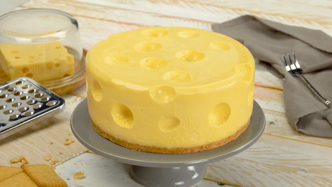 Торт в виде сыра. Сырный чизкейк. Торт в форме сыра. Муссовый тортик в виде сыра. Ем чиз