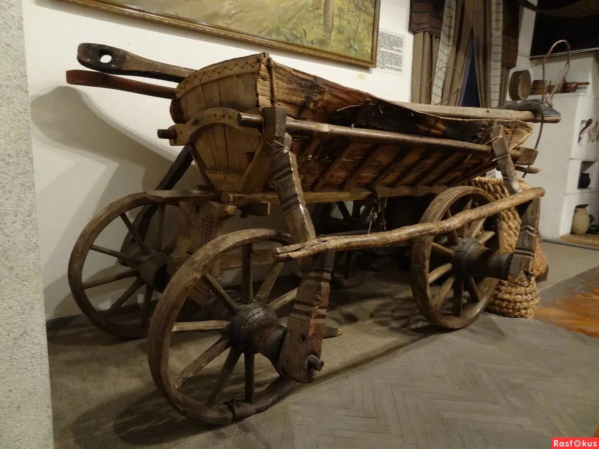 огромная телега. украинки телега. западная украина телеги. украинки телега.