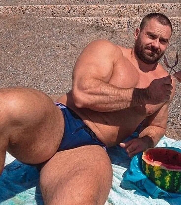 Daddies fat gays. Big мужик Bears. Beefy Bear muscle. Beefy Bear Daddy man. Muscle Bears in speedo.